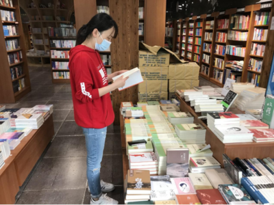 謝區市場監管局開展“掃黃打非”專項檢查，凈化報刊零售市場環境